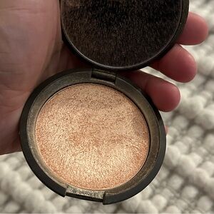 BECCA Shimmering Skin Perfector Highlighter - Champagne Glow
